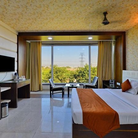 Hotel Tilak Bhopal Bagian luar foto