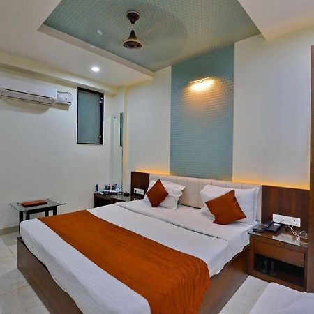 Hotel Tilak Bhopal Bagian luar foto