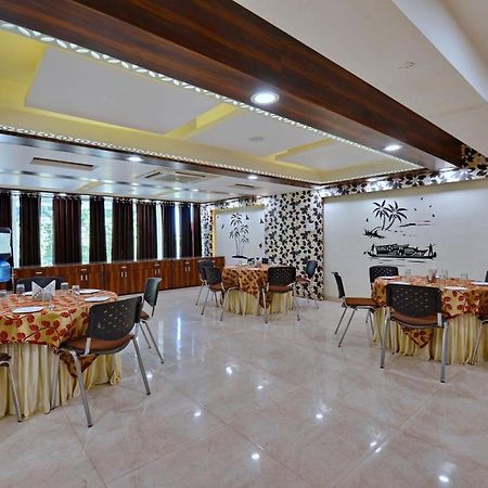 Hotel Tilak Bhopal Bagian luar foto