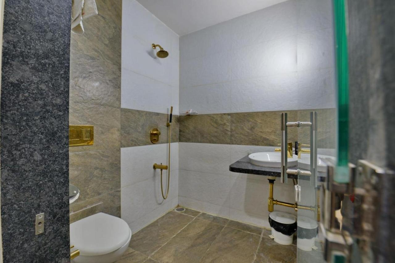 Hotel Tilak Bhopal Bagian luar foto