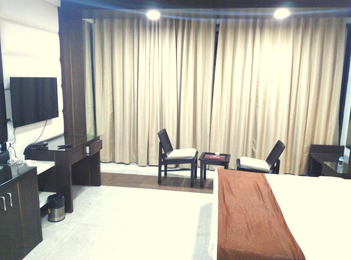 Hotel Tilak Bhopal Bagian luar foto